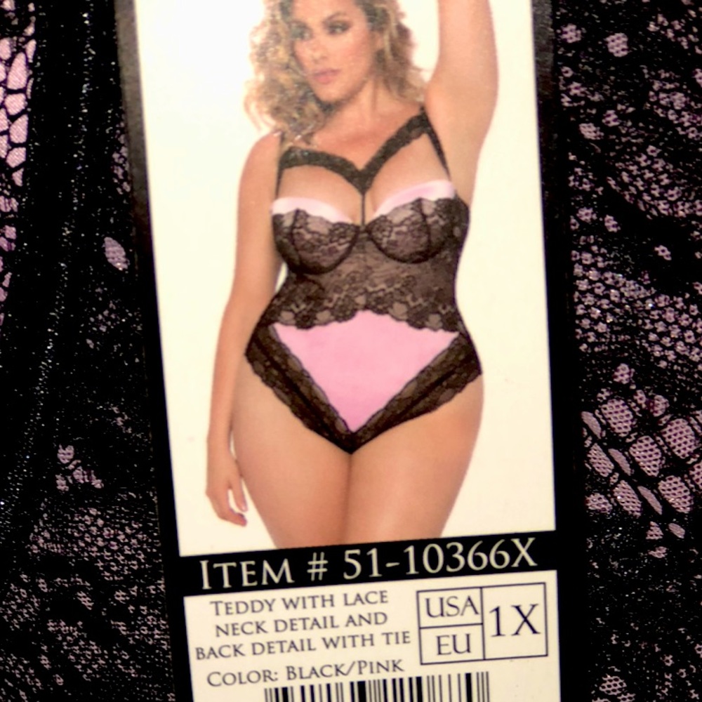 NWT Oh la la Cheri Paris